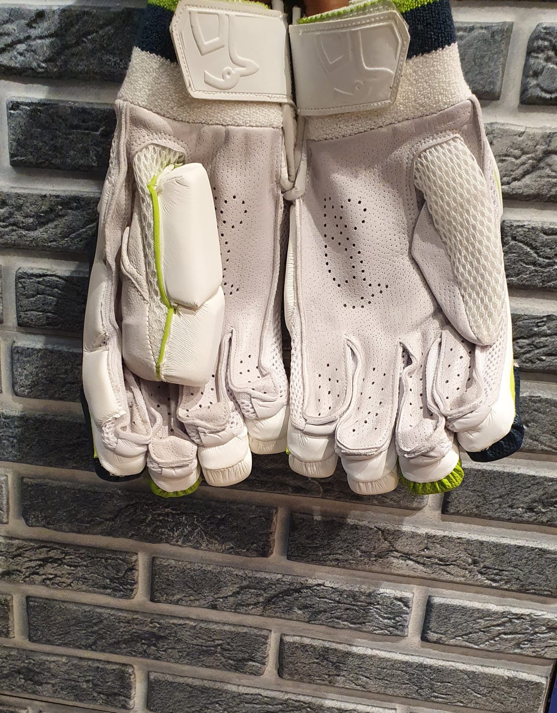 Kookaburra Kahuna Players Batting Gloves